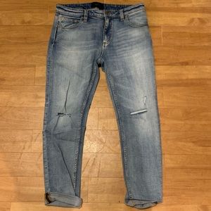 Rollas ripped light wash jeans